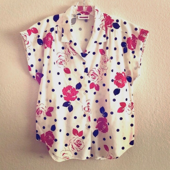 Vintage Tops - 🥶1/3 SALE🥶 Vintage Rose Blouse